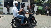 Anies tiba di kantor Baintelkam Polri sekitar pukul 11.40 WIB.  