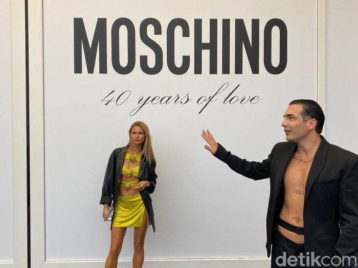 Desainer Baru Moschino Adrian Appiolaza
