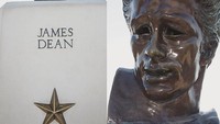Sedih banget mukanya James Dean/Foto: Patung James Dean/Karin Claesson/Instagram