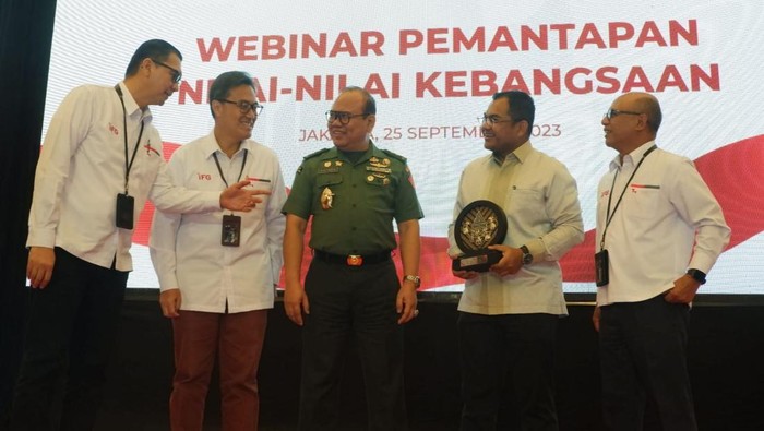 Pemantapan Nilai-nilai Kebangsaan di Ranah BUMN Pemantapan Nilai-nilai Kebangsaan di Ranah BUMN
