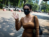 Gaya Siskaeee Saat Penuhi Panggilan Polisi Terkait FIlm Porno
