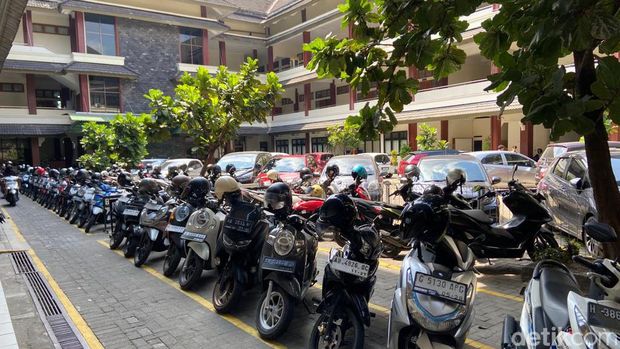 Penataan parkir di Kampus 3 UAD Jogja, Senin (25/9/2023).