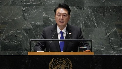 Presiden Korsel Yoon Suk Yeol saat berpidato dalam Sidang Majelis Umum PBB di New York, AS. (AP Photo/Richard Drew, File)