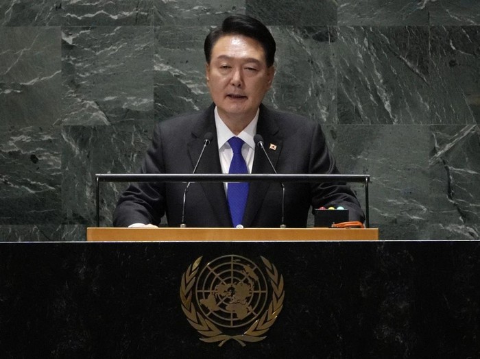 Presiden Korsel Yoon Suk Yeol saat berpidato dalam Sidang Majelis Umum PBB di New York, AS. (AP Photo/Richard Drew, File)
