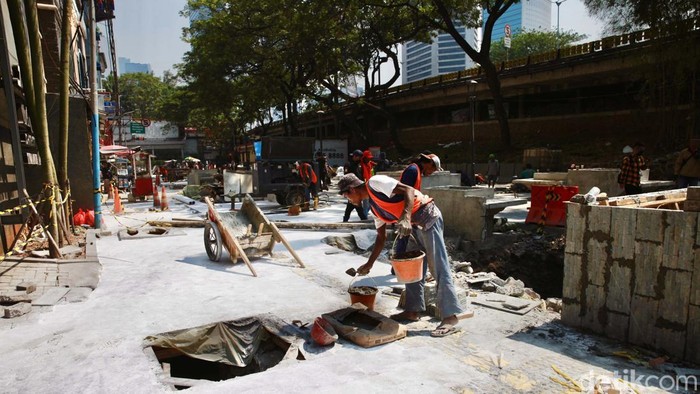 Proyek Pendestrian Jalan Blora-Kendal Terus Dikebut Jalan Blora dan Jalan Kendal di Jakarta Pusat akan diubah menjadi jalur pejalan kaki atau pedestrian. Proyek tersebut terus dikebut.