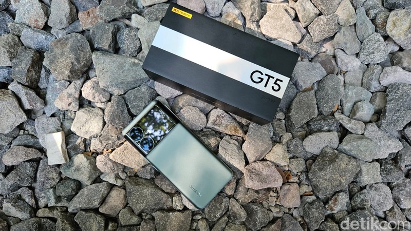 Realme GT 5