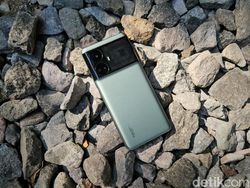 Penampakan Realme GT 5 di Indonesia, RAM-nya 3X iPhone 15 Pro