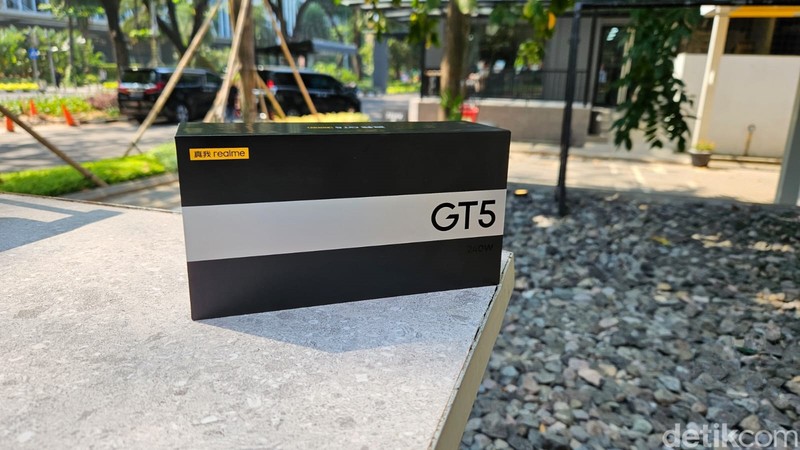Realme GT 5