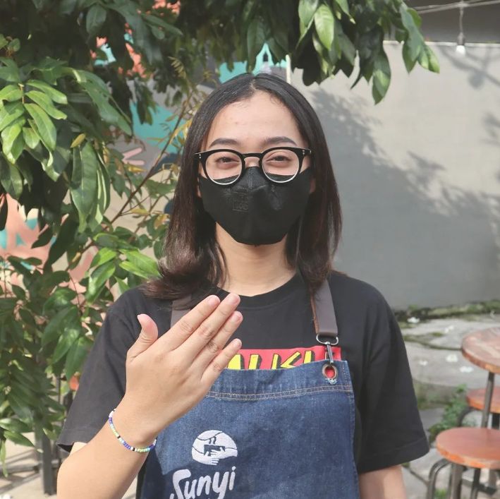 Keren! 5 Tempat Makan Ini Pekerjakan Penyandang Tunarungu
