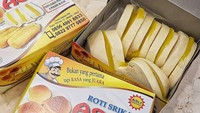 Roti Srikaya Asan juga bisa menjadi alternatif kalau ingin menikmati roti srikaya yang enak. Lokasinya ada di ruko Fresh Market PIK, Jakarta Utara. Cita rasa legit selai srikaya di sini sangat nikmat, harganya Rp 4.000 per buah. Foto: Google Review