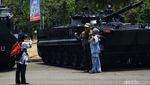 Potret Seratusan Alutsista TNI Mejeng di Monas