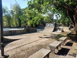 Setelah masalah ini viral, Pemkab Jembrana bergerak cepat untuk membersihkan area skatepark itu. (Foto: I Putu Adi Budiastrawan/detikBali)