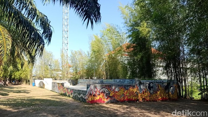 Skatepark di Jembrana, Bali, yang jadi tempat berak sembarangan. Skatepark di Jembrana, Bali, yang jadi tempat berak sembarangan.