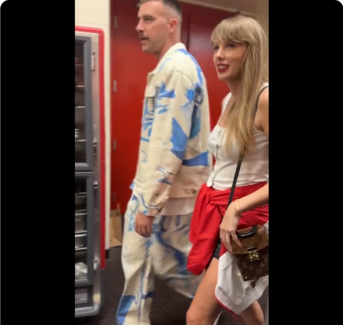 Taylor Swift dan Travis Kelce.