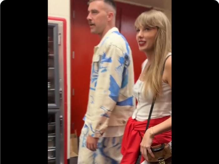 Taylor Swift dan Travis Kelce.