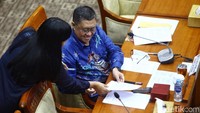 Selain Aidul, terdapat calon lain seperti Reny Halida Ilham Malik, Elita Rahmi, Putu Gede Arya, Abdul Latif, Haridi Hasan, dan Arsul Sani.  
