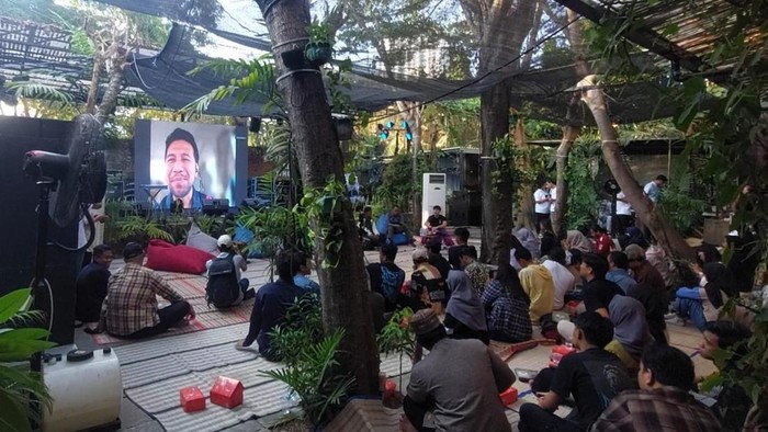 Wagub Jatim Emil Dardak yang hadir secara daring dalam peluncuran Omah Guyub di Surabaya.