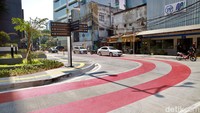 Area ini berada di Jalan Blora hingga Jalan Pati dan dekat dengan Stasiun Sudirman, Jakarta.