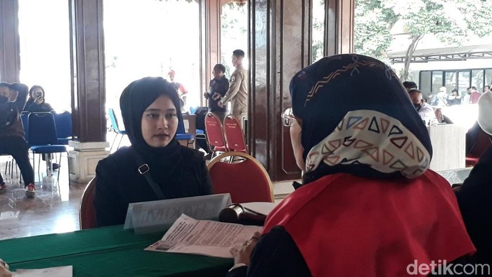 Warga Cimahi Jalani Tipiring Akibat Buang Sampah Sembarangan