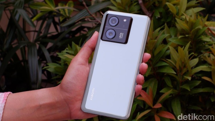 Xiaomi 13T bawa kamera Leica
