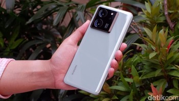 Varian Xiaomi 13T yang detikINET unboxing berwarna hijau. Foto: Adi Fida Rahman/detikINET