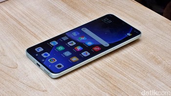 MediaTek Dimensity 8200 akan menjadi dapur pacu ponsel ini yang diracik dengan RAM LPDDR5 12 GB. Xiaomi juga akan menyertakan penyimpanan flash UFS 3.1 sebesar 256GB. Foto: Adi Fida Rahman/detikINET
