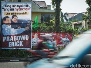 Baliho Prabowo-Erick Thohir Mejeng di Tengah Isu 2 Poros
