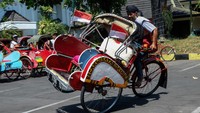 Kegiatan tersebut untuk pembinaan bagi pengemudi kendaraan umum tidak bermotor becak dan bendi untuk meningkatkan pelayanan dasar guna mendukung pariwisata di Kota Solo.  