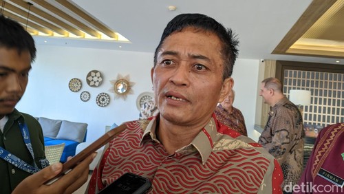 Bupati Lombok Tengah Lalu Pathul Bahri.