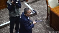 Saat ini Arsul Sani merupakan anggota Komisi II DPR. Pada hari terakhir ini, rencananya Komisi III DPR akan mengambil keputusan dan penetapan calon hakim konstitusi dari unsur DPR RI.
