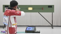Sebelumnya, medali emas pertama juga diperoleh dari cabor menembak lewat Muhammad Sejahtera Dwi Putra.  