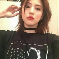 Namun, karena ambisinya untuk menjadi seorang aktris, Han So Hee telah menghapus semua tatonya. Foto tersebut diambil Han So Hee saat masih berprofesi sebagai model untuk sejumlah brand lokal.   Foto: dok. Instagram @xeesoxee