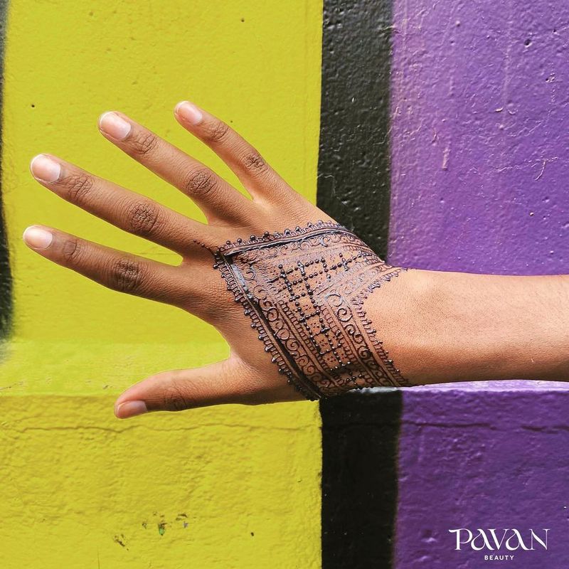 Gambar Henna Contoh gambar henna.