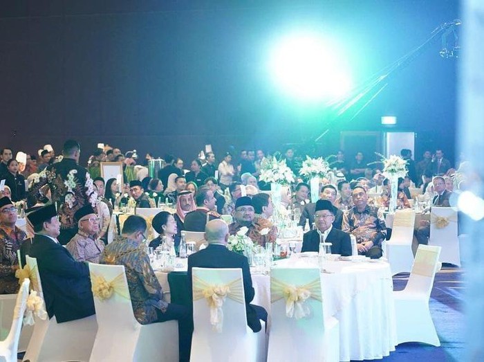 Gus Yaqut unggah foto semeja dengan Megawati hingga Prabowo. (Dok. @gusyaqut)