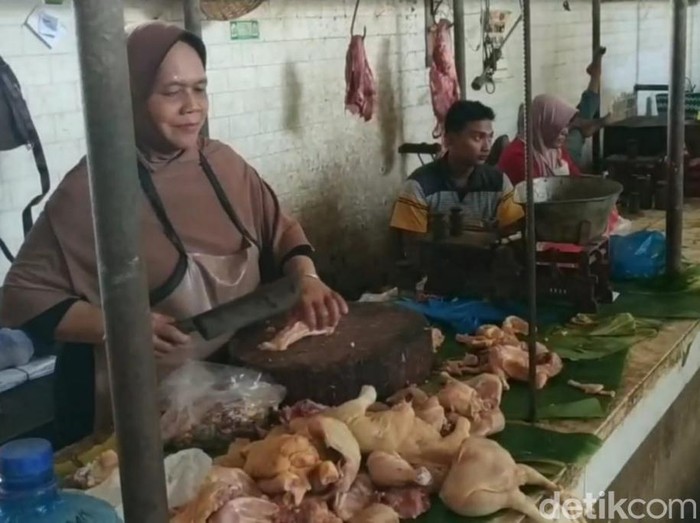 Harga ayam di Kota Pasuruan naik jelang peringatan Maulid Nabi Muhammad SAW