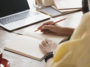 20 Contoh Soal PAS Kimia Kelas 11 Semester 2 dan Jawaban, Yuk Latihan!