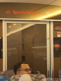 Jajal Teknologi Huawei di Kereta Cepat Whoosh Jakarta Bandung