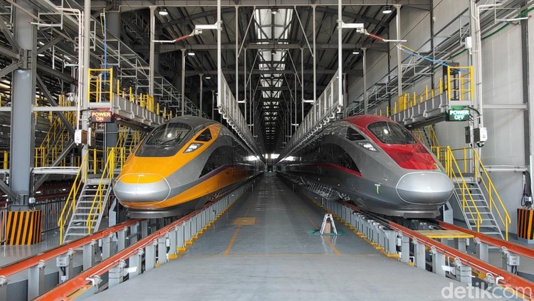 Jajal Teknologi Huawei di Kereta Cepat Whoosh Jakarta Bandung