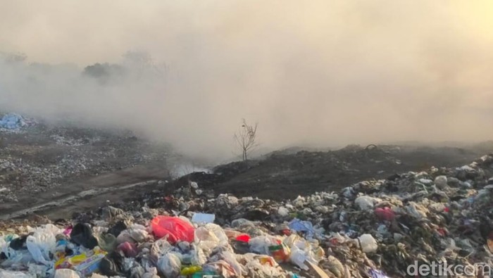 Kebakaran TPA Kopi Luhur Kota Cirebon