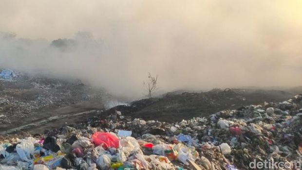Kebakaran TPA Kopi Luhur Kota Cirebon
