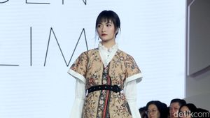 10 Koleksi Batik Wilsen Willim di Fashion Nation 2023, Restorasi Batik Lawas