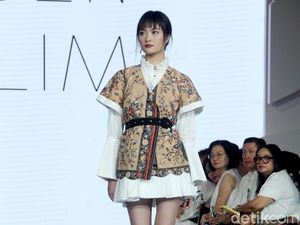 10 Koleksi Batik Wilsen Willim di Fashion Nation 2023, Restorasi Batik Lawas