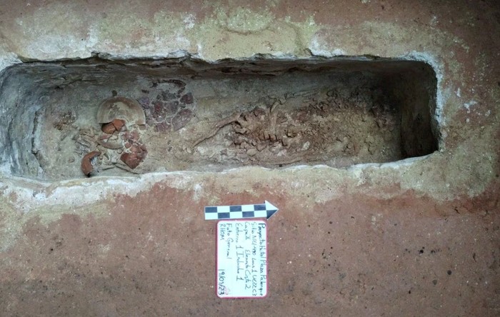 Kuburan suku Maya di jalur kereta wisata Meksiko