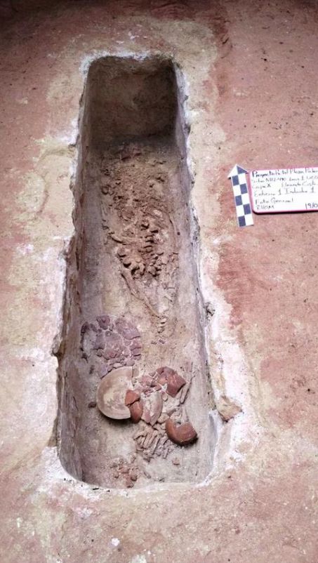 Kuburan suku Maya di jalur kereta wisata Meksiko