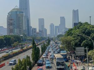 Alasan Sopir Taksi dan Ojol Ngetem di Jalan Gatsu hingga Bikin Macet