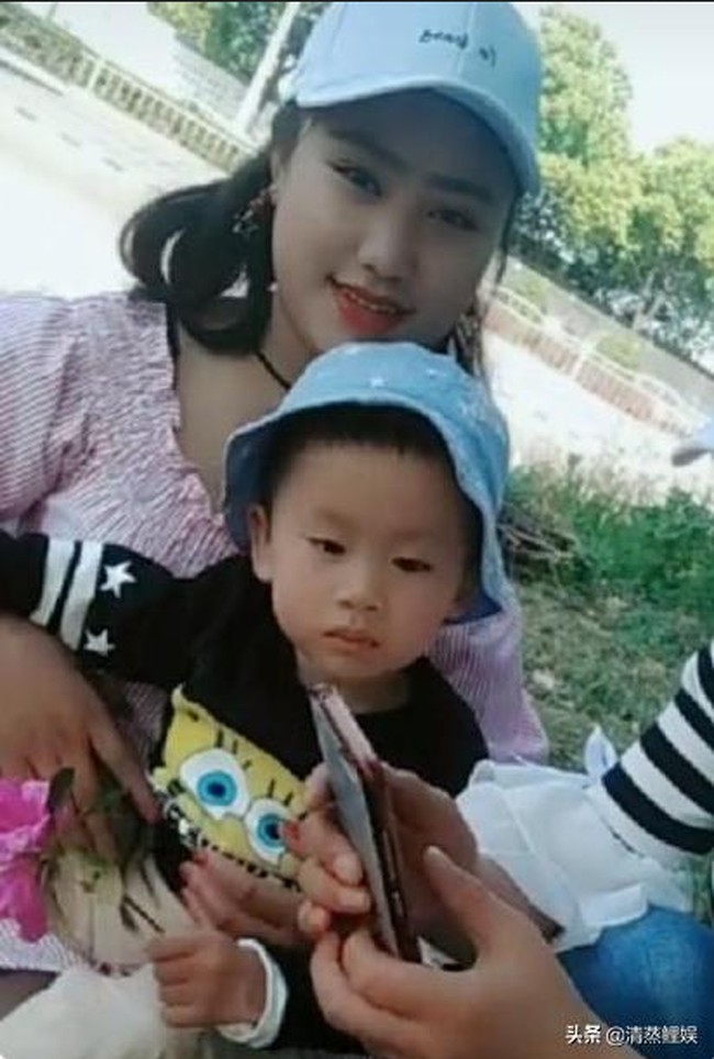 Bagaimana Liangshan bisa menitipu banyak orang? Dilaporkan bahwa ide untuk membuat imej gadis desa miskin berawal ketika ia bertemu dengan konten kreator Zhao Ling Er. Pria itu sendiri telah membenarkan semua postingan yang dibuat Liangshan adalah hasil kerjasama mereka dengan agensi. Foto: Dok. Douyin