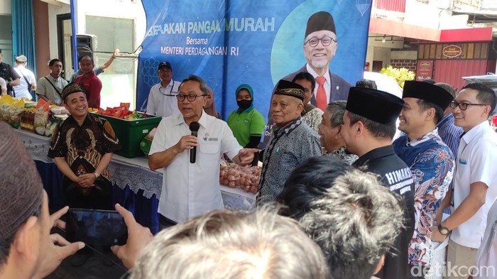 Mendag Zulkifli Hasan mengecek Pasar Johar, Selasa (26/9/2023). Harga beras disebut masih tinggi.