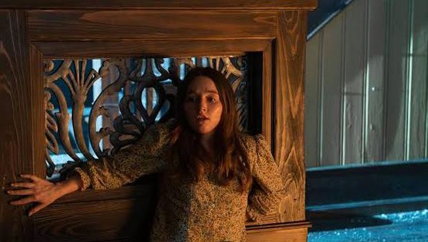 Cuplikan adegan dalam film No One Will Save You (2023).