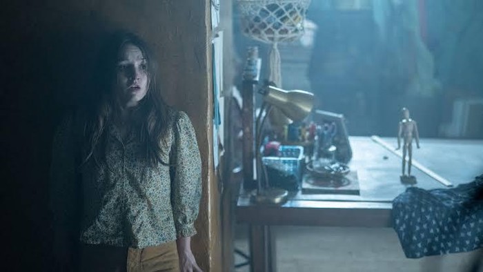 Cuplikan adegan dalam film No One Will Save You (2023).