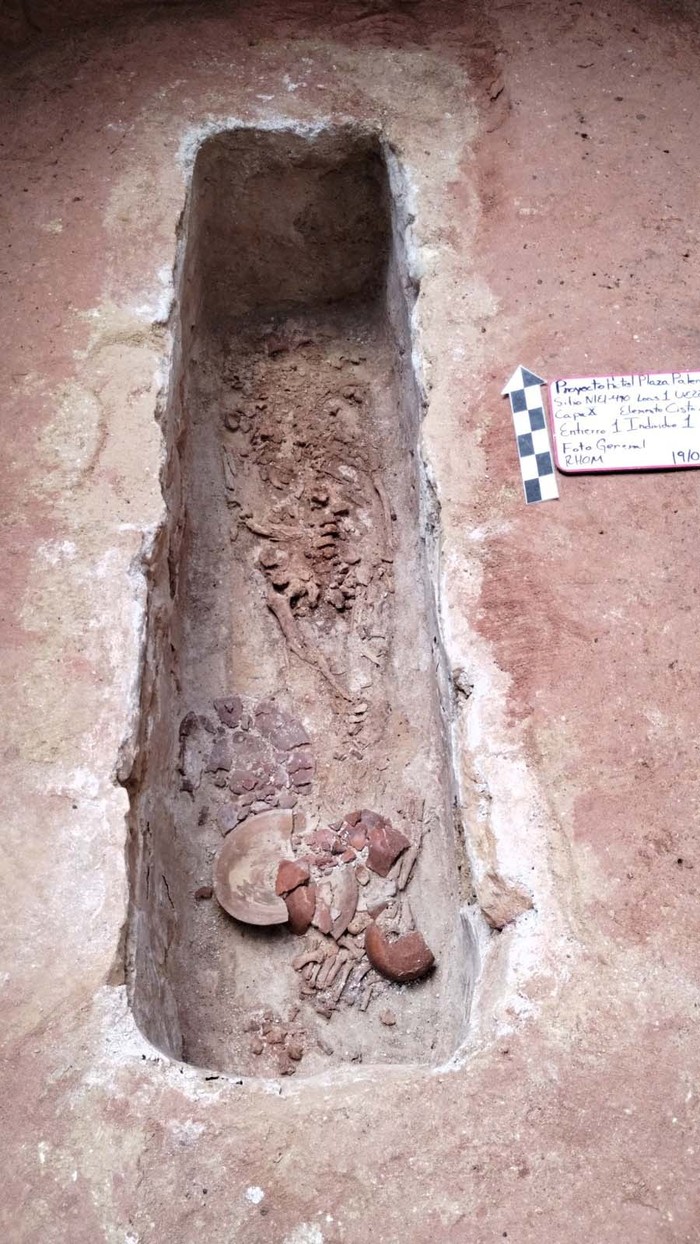 The remains of a human burial, unearthed by Mexican archaeologists during salvage work carried out in Palenque in tandem with building the rail project known as the Maya Train, are seen in this undated Handout photo received from Mexico's National Institute of Anthropology and History (INAH) on September 25, 2023. INAH/Handout via REUTERS ATTENTION EDITORS - THIS IMAGE HAS BEEN SUPPLIED BY A THIRD PARTY. NO RESALES. NO ARCHIVES